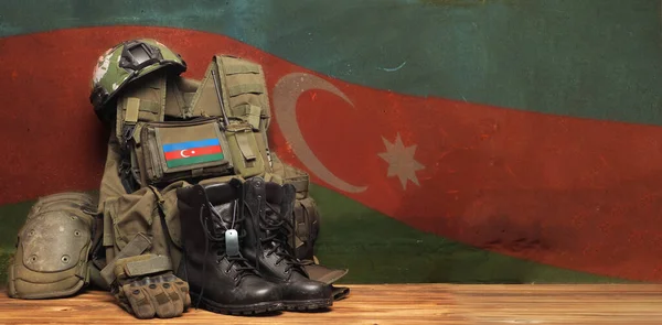 Azerbaiyán National Holidays Concept Bandera Uniforme Militar Sobre Fondo Rústico —  Fotos de Stock