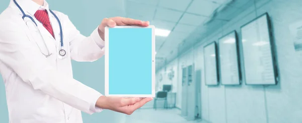 Doctor Usando Una Tableta Digital Concepto Salud Medicina — Foto de Stock