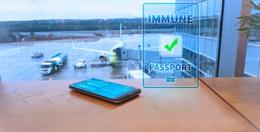 Havaalanında dijital bağışıklık pasaportu. Kavram Kontrolü Covid-19.