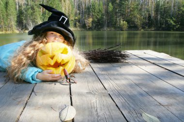 Cadılar Bayramı. Milli Bayramlar ve gelenekler. bir peri masalı. Komik çocuklar.