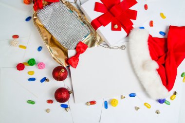 Noel kartı süslemeleri mektup zemin üzerine