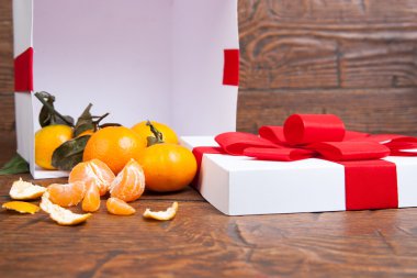  Noel mandalina tatil kutudan dökme