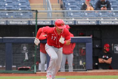 Kyle Farmer, Peoria, AZ / USA 23 Mart 2021 'de Peoria Spor Kompleksindeki Cincinnati Kızılları' nın birinci kalecisi..