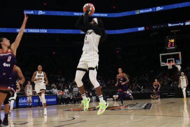 31 Ağustos 2021 - Phoenix, Arizona, ABD 'deki Talking Stick Resort Arena' da basketbol maçı