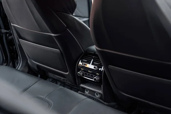 Interior Mobil Premium Kursi Belakang Mobil Mewah Modern Yang Mewah — Stok Foto