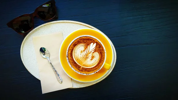 Bovenaanzicht Van Kop Van Kunst Cappuccino Latte Koffie Zetten Lade — Stockfoto