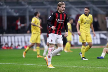 Milano, İtalya. 08 Kasım 2020. Ac Milan 'dan Jens Petter Hauge Ac Milan ve Hellas Verona arasında oynanan Serie A karşılaşmasında.  