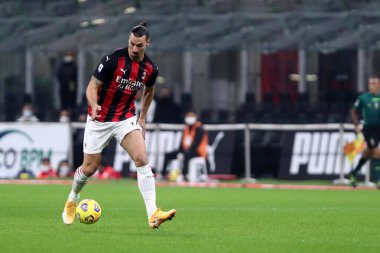 Milano, İtalya. 08 Kasım 2020. Ac Milan 'dan Zlatan Ibrahimoviç, Ac Milan ile Hellas Verona arasında oynanan Serie A karşılaşmasında.  