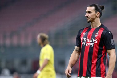 Milano, İtalya. 08 Kasım 2020. Ac Milan 'dan Zlatan Ibrahimoviç, Ac Milan ile Hellas Verona arasında oynanan Serie A karşılaşmasında.  