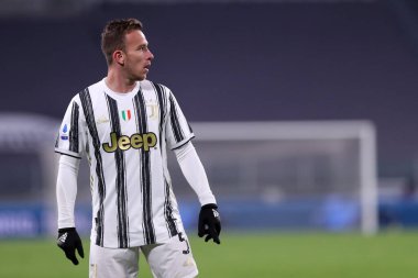 Torino, İtalya. 21 Kasım 2020. Juventus FC 'den Arthur Henrique Ramos de Oliveira Melo, Juventus Fc ve Cagliari Calcio arasında oynanan Serie A maçı sırasında hareket halindedir..   