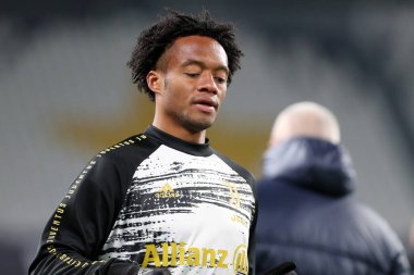 Torino, İtalya. 21 Kasım 2020. Juventus FC 'den Juan Cuadrado, Juventus Fc ve Cagliari Calcio arasında oynanan Serie A karşılaşmasında.   
