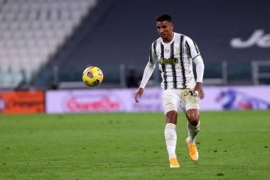 Torino, İtalya. 21 Kasım 2020. Juventus FC 'den Danilo Luiz da Silva, Juventus Fc ve Cagliari Calcio arasında oynanan Serie A maçı sırasında hareket halindedir..   
