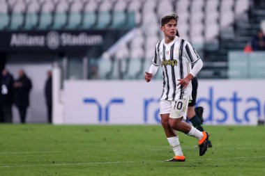Torino, İtalya. 21 Kasım 2020. Juventus FC 'den Paulo Dybala, Juventus Fc ve Cagliari Calcio arasında oynanan Serie A karşılaşmasında.   