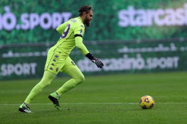 Milano, İtalya. 29 Kasım 2020. Serie A karşılaşmasında Acf Fiorentina 'dan Bartlomiej Dragowski ile Acf Fiorentina arasında oynanan karşılaşma.