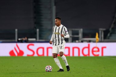 Torino, İtalya. 22 Aralık 2020. Juventus Fc takımından Alex Sandro UEFA Şampiyonlar Ligi G Grubu karşılaşmasında Juventus FC ve Dinamo Kyiv arasında.