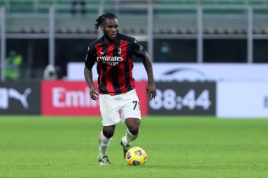 Milano, İtalya. 23 Ocak 2021 'de. Ac Milan 'dan Franck Kessie Ac Milan ve Atalanta Bergamasca Calcio arasındaki A karşılaşmasında.