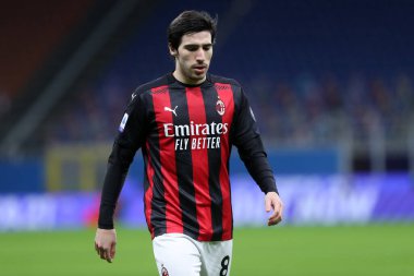 Milano, İtalya. 23 Ocak 2021 'de. Ac Milan 'dan Sandro Tonali, Ac Milan ve Atalanta Bergamasca Calcio arasında oynanan A karşılaşmasında.