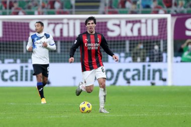 Milano, İtalya. 23 Ocak 2021 'de. Ac Milan 'dan Sandro Tonali, Ac Milan ve Atalanta Bergamasca Calcio arasında oynanan A karşılaşmasında.