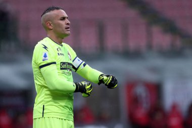 Milano, İtalya. 7 Şubat. Fc Crotone 'dan Alex Cordaz Ac Milan ve Fc Crotone arasındaki A serisi maçında.