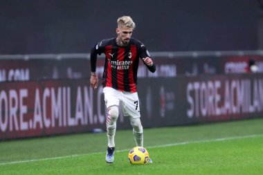 Milano, İtalya. 7 Şubat. Ac Milan 'dan Samuel Castillejo Ac Milan ve Fc Crotone arasındaki A maçı sırasında.