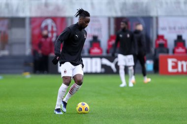 Milano, İtalya. 7 Şubat. Ac Milan 'dan Soualiho Meite Ac Milan ile Fc Crotone arasındaki A maçı sırasında.