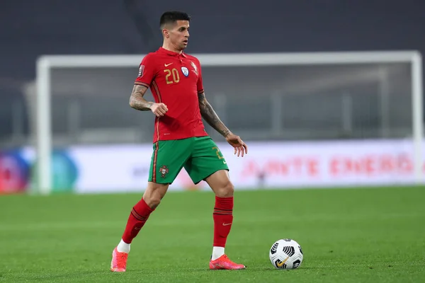 Torino, 24 Mart 2021. Portekizli Joao Cancelo, 2022 FIFA Dünya Kupası elemeleri sırasında Portekiz ve Azerbaycan arasında oynanan karşılaşmada.