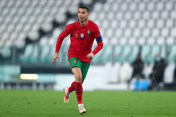 Torino, 24 Mart 2021. Portekizli Cristiano Ronaldo, 2022 FIFA Dünya Kupası elemeleri sırasında Portekiz ve Azerbaycan arasında oynanan karşılaşmada.