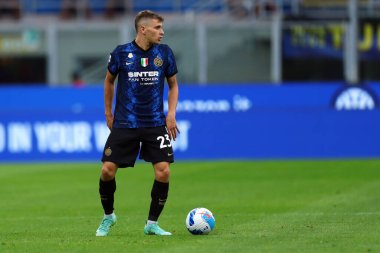 Milano, 21 Ağustos 2021. Fc Internazionale 'den Nicolo Barella, Fc Internazionale ve Cenova Cfc arasında oynanan A serisi maçında.