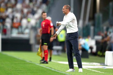 Torino, 14 Ağustos 2021. Juventus Fc ve Atalanta Bergamasca Calcio arasındaki dostluk maçı sırasında Juventus Fc 'in baş antrenörü Massimiliano Allegri .