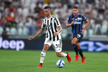Torino, 14 Ağustos 2021. Juventus Fc 'den Rodrigo Bentancur Juventus Fc ve Atalanta Bergamasca Calcio arasındaki dostluk maçı sırasında .