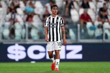 Torino, 14 Ağustos 2021. Juventus Fc 'ten Paulo Dybala Juventus Fc ve Atalanta Bergamasca Calcio arasındaki dostluk maçı sırasında .