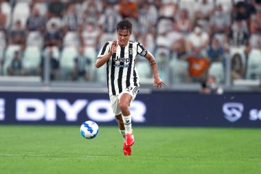 Torino, 14 Ağustos 2021. Juventus Fc 'ten Paulo Dybala Juventus Fc ve Atalanta Bergamasca Calcio arasındaki dostluk maçı sırasında .