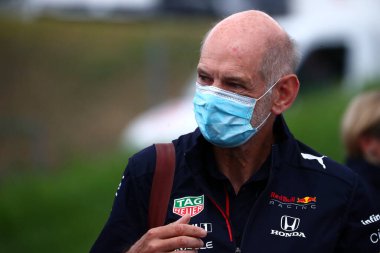 Spielberg, Avusturya. 4 Temmuz 2021. Adrian Newey, Kızıl Boğa Yarış Baş Teknik Subayı Avusturya Formula 1 Gran Prix 2021 'den önce 