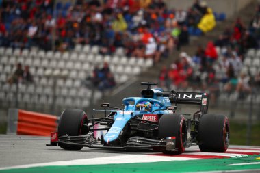 Spielberg, Avusturya. 2 Temmuz 2021. Alpine F1 takımından Fernando Alonso Avusturya Formula 1 Gran Prix 2021 'in ücretsiz antrenmanı sırasında yolda. 
