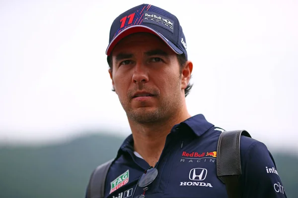 Spielberg, Avusturya. 4 Temmuz 2021. Kızıl Boğa Yarışı 'ndan Sergio Perez Avusturya Formula 1 Gran Prix 2021' den önce 