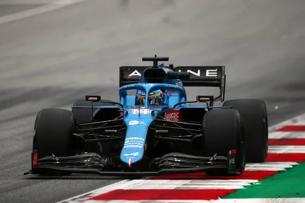 Spielberg, Avusturya. 2 Temmuz 2021. Alpine F1 takımından Fernando Alonso Avusturya Formula 1 Gran Prix 2021 'in ücretsiz antrenmanı sırasında yolda. 