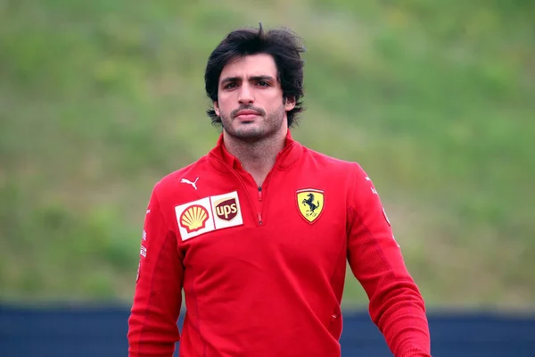 Spielberg, Avusturya. 4 Temmuz 2021. Scuderia Ferrari 'den Carlos Sainz Jr. Avusturya Formula 1 Gran Prix 2021' den önce 
