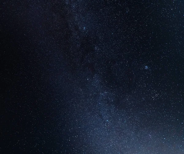 Длинная Экспозиция Черного Звездного Ночного Неба Частью Млечного Пути Фоновая — стоковое фото