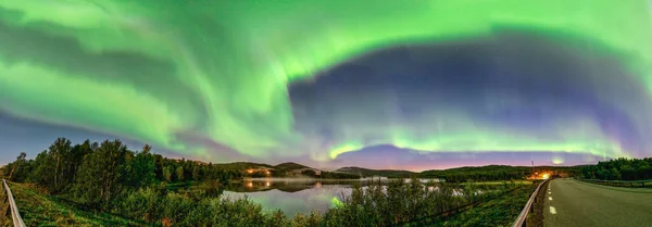 Široká Panorama Aurora Borealis Severní Zelená Světla Spoustou Hvězd Noční — Stock fotografie