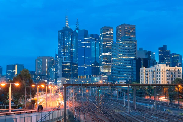 Linhas de trem que levam ao CBD de Melbourne — Fotografia de Stock