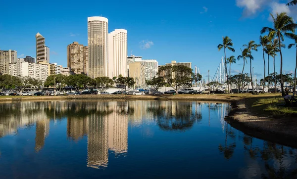 Immeubles hôteliers en Waikiki, Hawaï — Photo