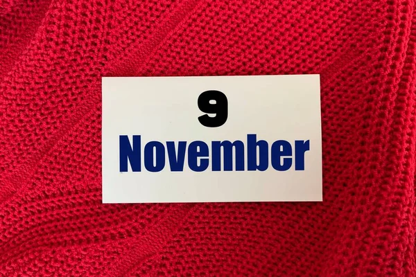 Νοεμβρίου Αυτοκόλλητο Κόκκινο Πλεκτό Φόντο Φθινόπωρο Ημερολόγιο Νοεμβρίου — Φωτογραφία Αρχείου