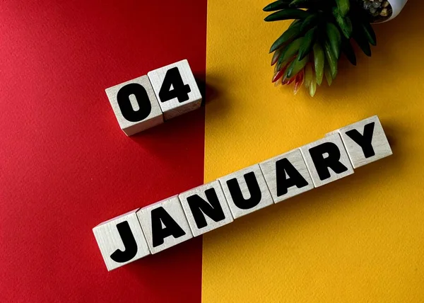 Enero Cubos Madera Sobre Fondo Amarillo Rojo Calendario Para Enero — Foto de Stock