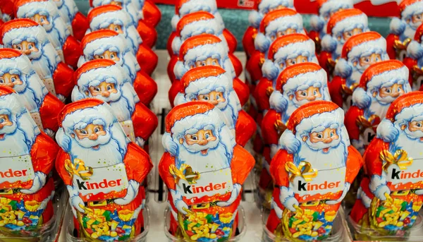 Moscow Russia November 2020 Lots Chocolate Santa Clauses Kinder Bright — Stock Photo, Image