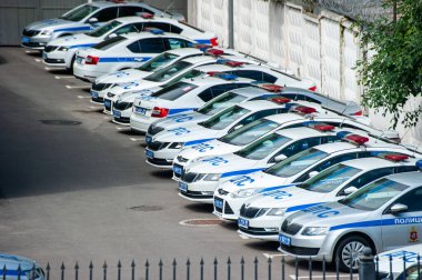 MOSCOW, RUSSIA-SEPTEMBER 26, 2020: Beşinci özel taburun trafik polisinden bir dizi polis arabası
