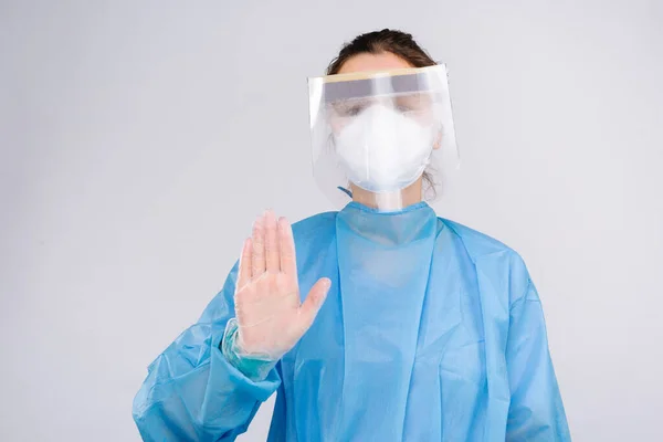 페페를 착용하고 의사는 코로나 바이러스의 확산을 멈춘다 세계적 유행병 고품질 — 스톡 사진