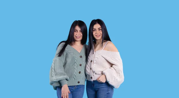 Banner Long Format Blue Background Two Twin Sisters Long Black — Stock Photo, Image