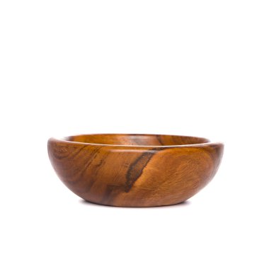 Tahta kase beyazda izole edilmiş.