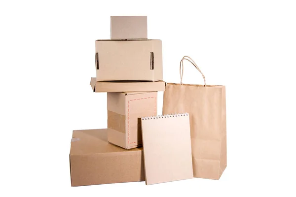 Χαρτονένια Κουτιά Και Συσκευασία Σημειωματάριο Που Απομονώνονται Λευκό — Φωτογραφία Αρχείου