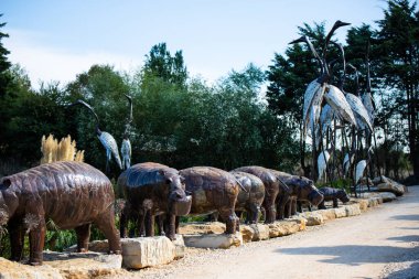 Bacalha Buddha Cenneti 'nde Buda heykeli, Asya tarzı bahçe, Quinta dos Loridos, bombardıman, Portekiz, 10 Eylül 2020.
